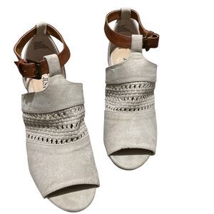 JustFab Renee Cutout Ankle Strap Sandals 7.5